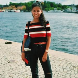 Meet your Posher, Laura